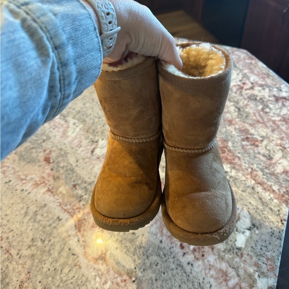 Size 10 Uggs - Picture 2 of 6